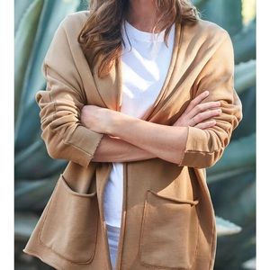 Frank & Eileen Brenda beach cardigan